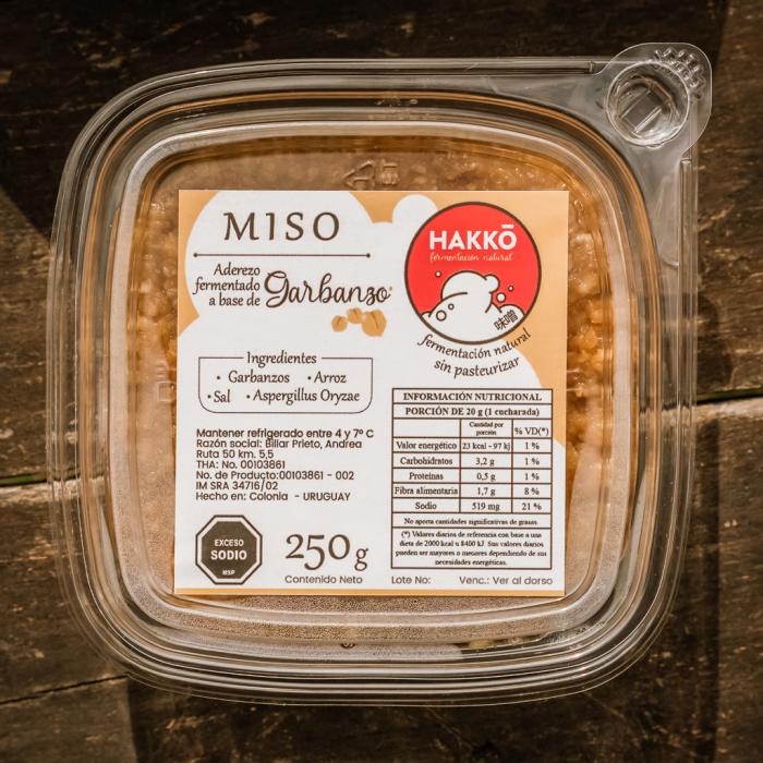 miso fermento de garbanzo en su envase de venta