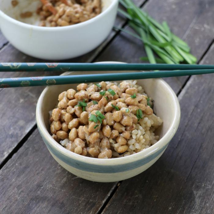 natto fermento de soja japones listo para comer